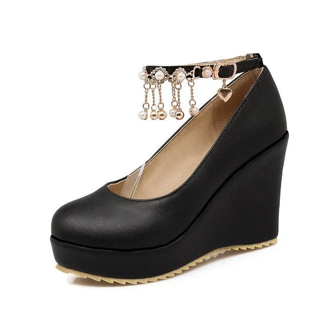 Cole Charm Pumps