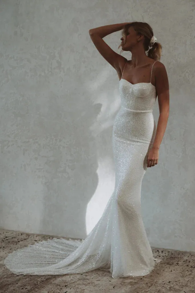 Luolandi Mermaid Modest Spaghetti Straps Sparkly Long Beach Prom Dresses Charming Wedding Dresses
