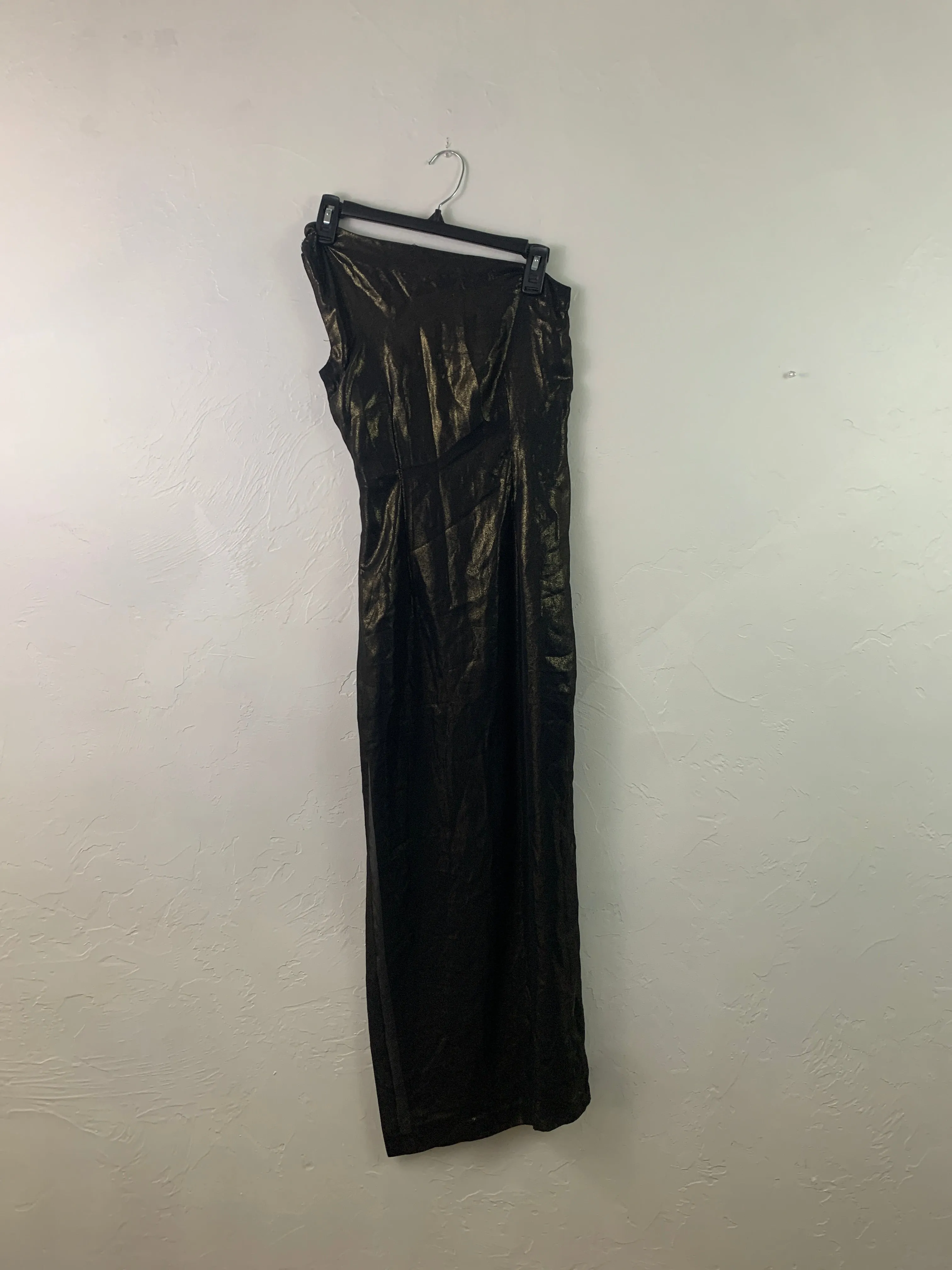 One shoulder layering piece