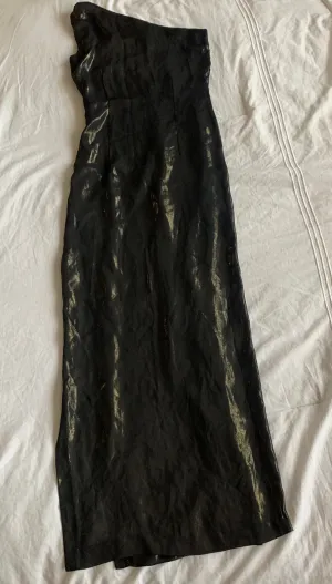 One shoulder layering piece