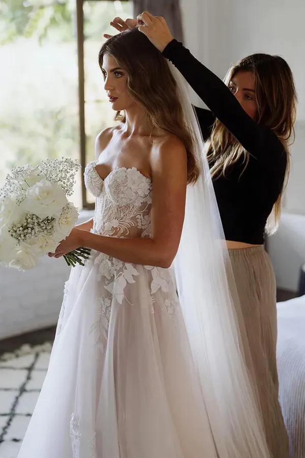 Sweetheart Sleeveless Appliques Lace Boho Wedding Dress Bridal Gown KPW0744