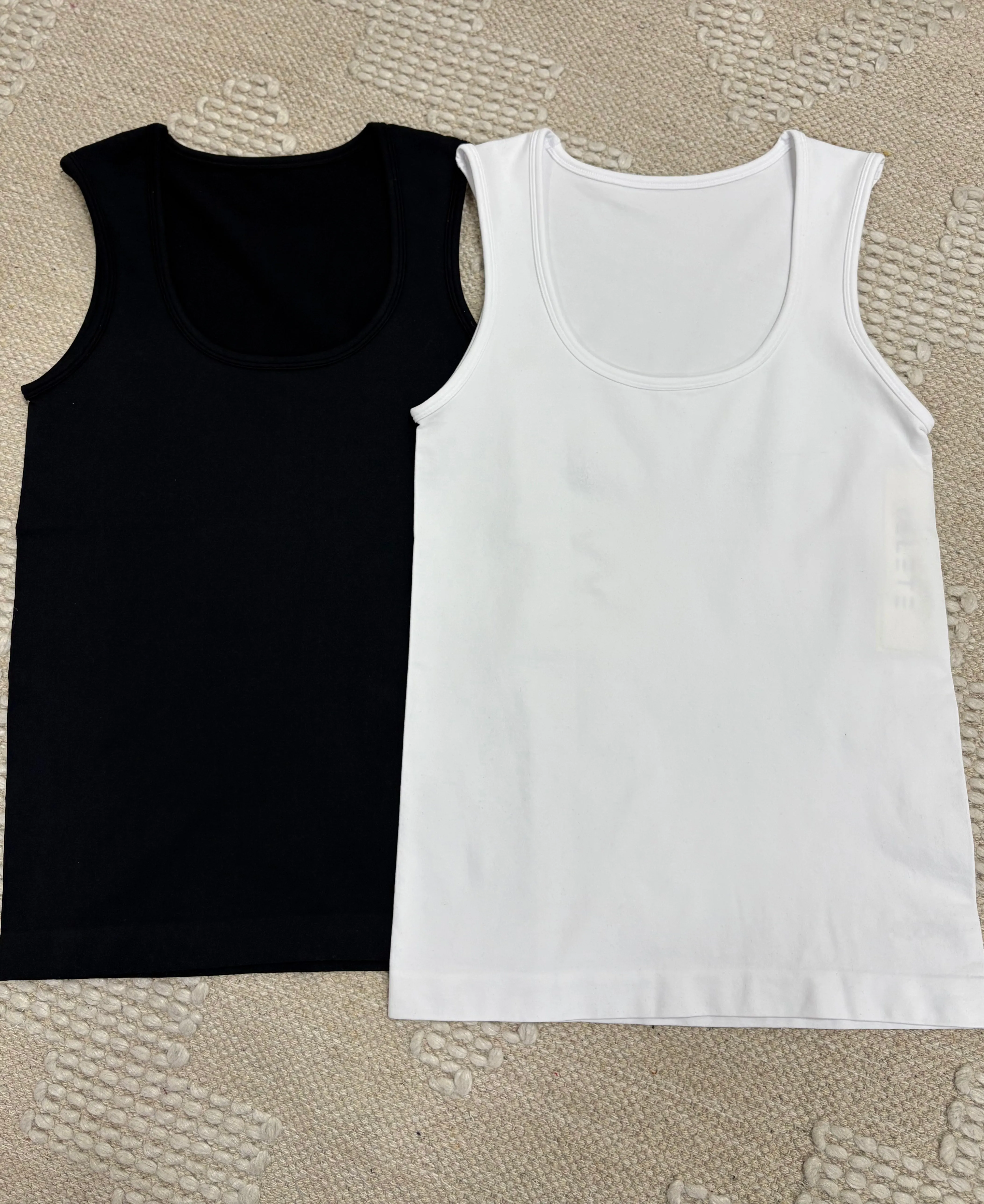 U Neckline Seamless Tank
